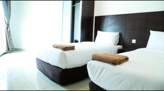 Marina Heights Seaview Resort 2 Lumut Eksteriør billede